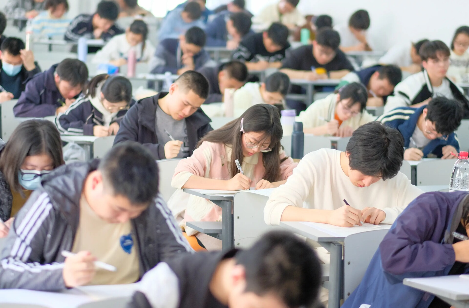 不同类别考生的投档成绩如何构成？相同成绩考生如何排序投档？