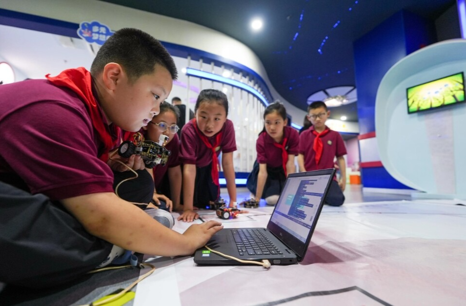 国育平：指引教育强国建设阔步前行