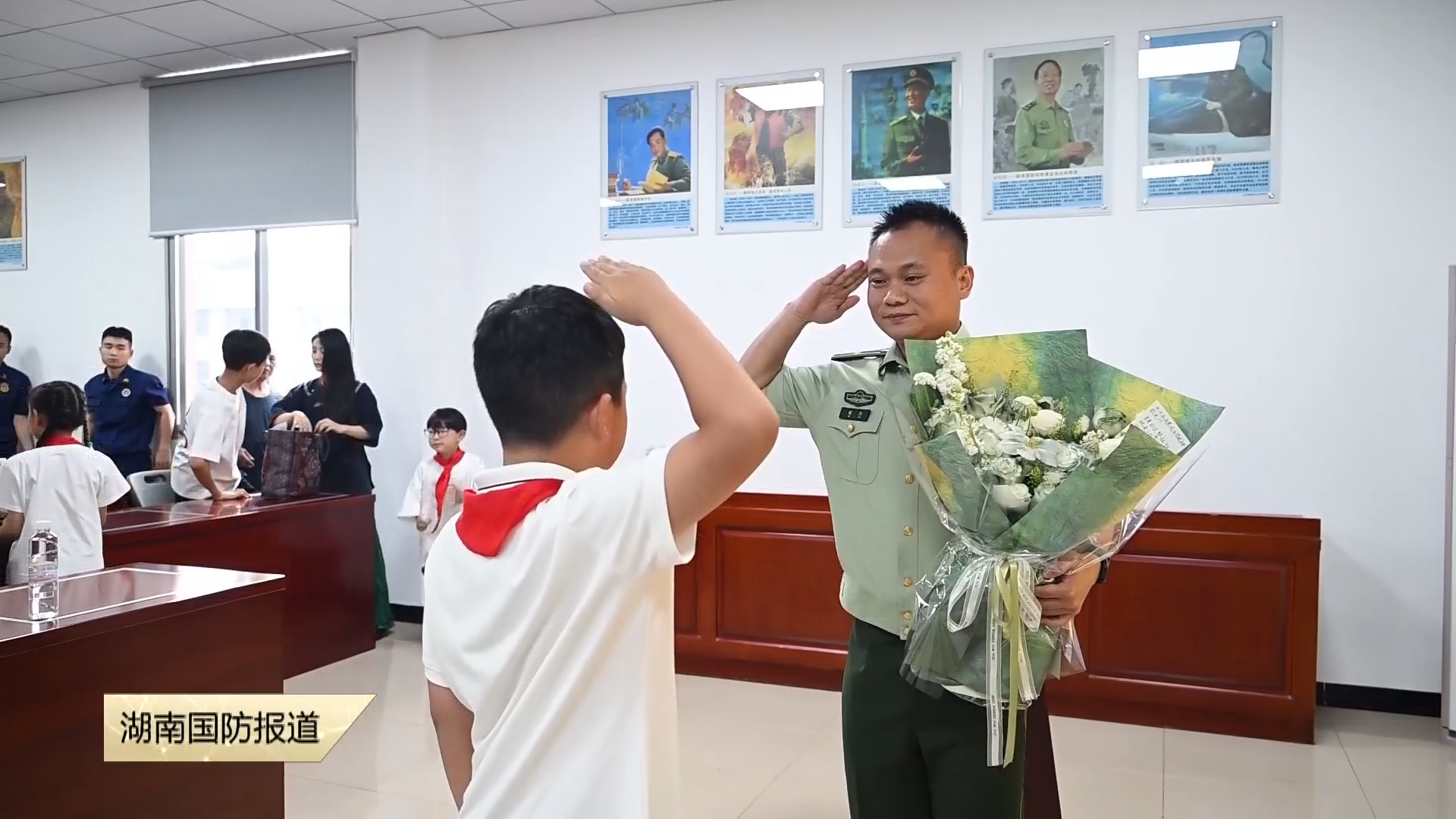 湘西：军民齐聚一堂 粽香话端午
