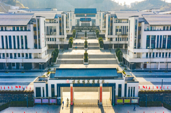 央媒看湖南丨芙蓉学校让优质教育扎根边远地区