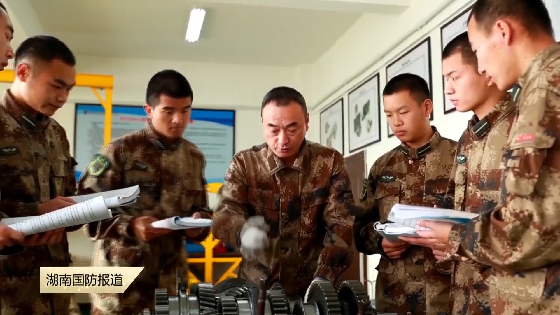 一级军士长点亮军士生课堂——“大师傅”带出“好徒弟”