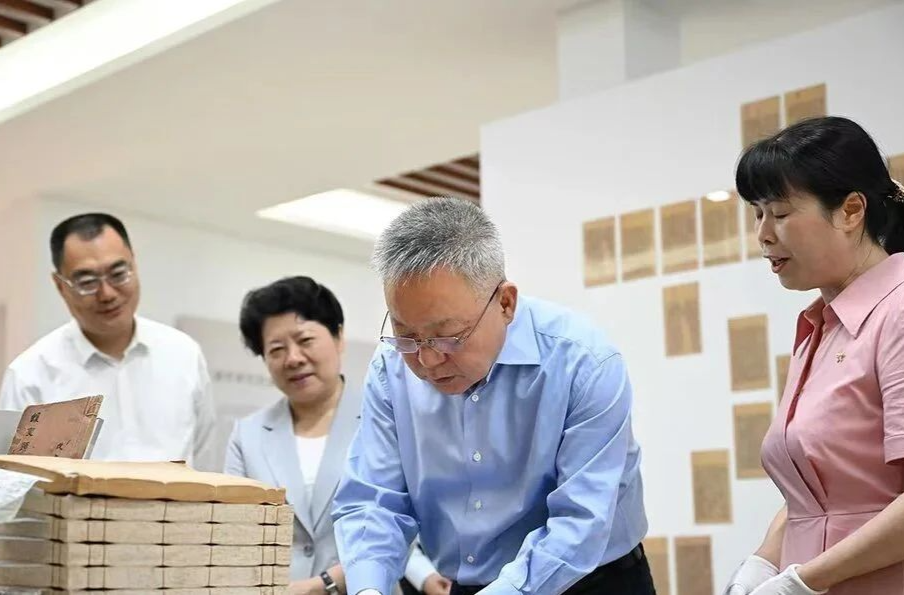 沈晓明围绕更好担负起新时代的文化使命开展“十五五”规划专题调研