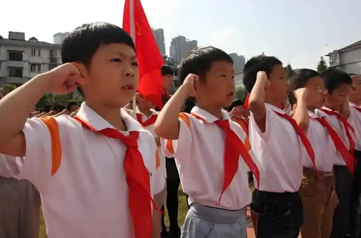 给少先队辅导员的三点建议
