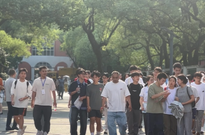 49.9万湖南考生赴考场“踩点”