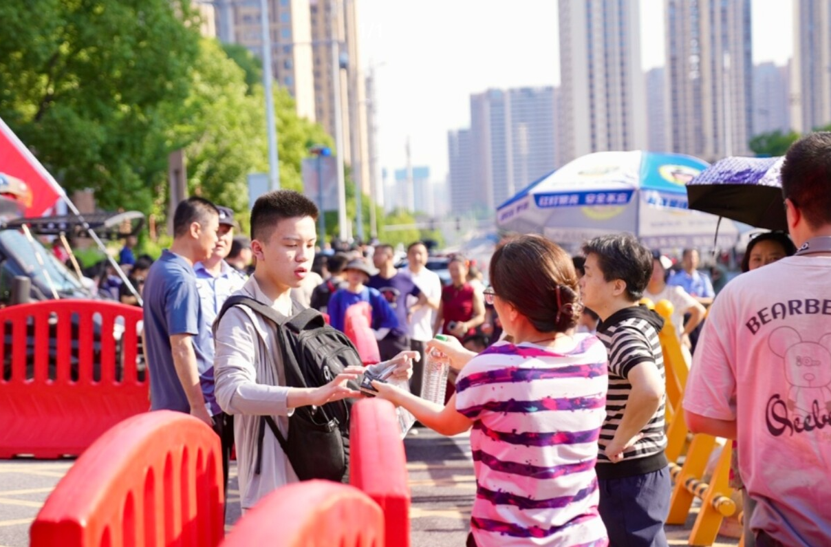 高考进行时 | 加油吧少年！