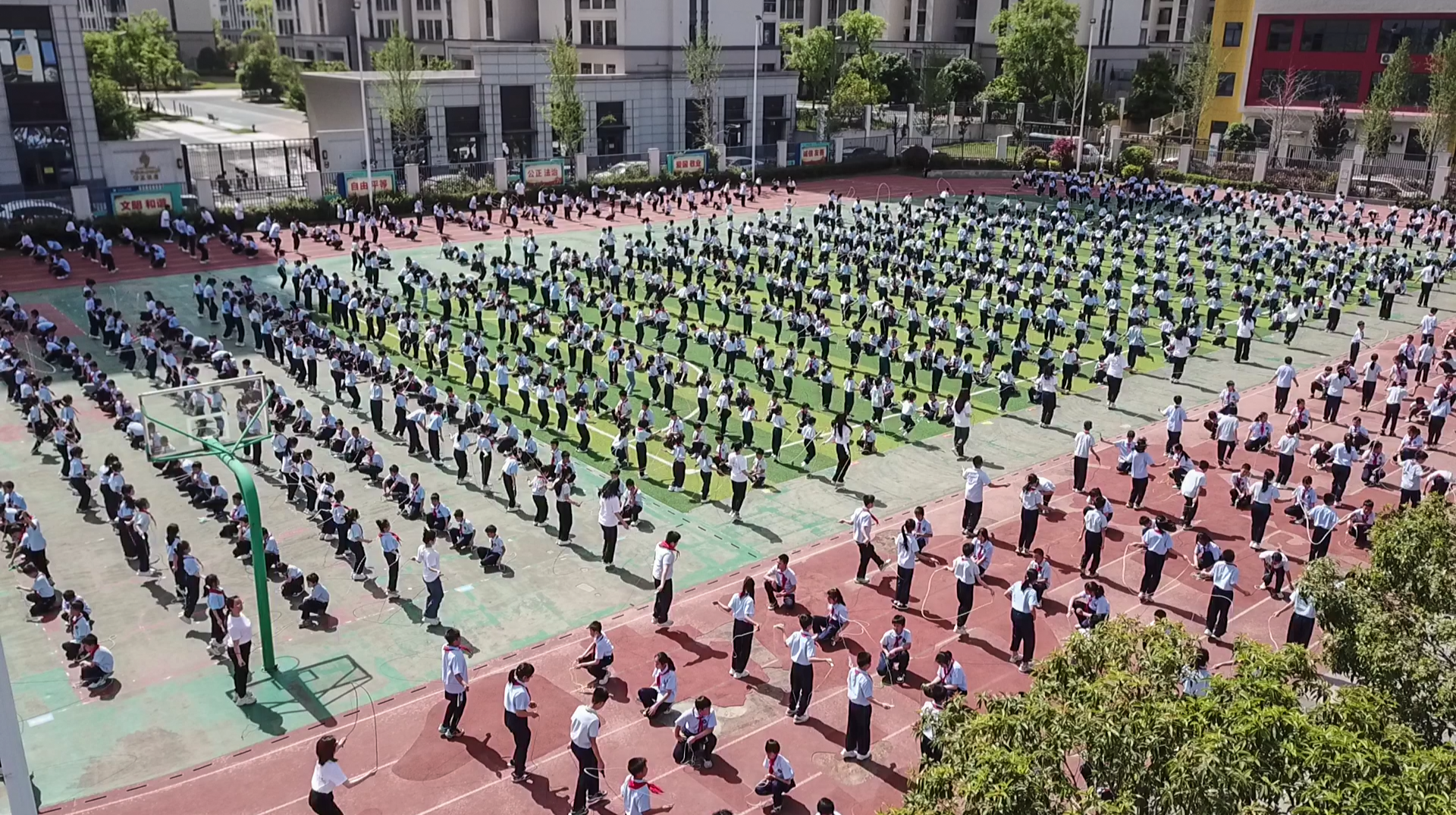 云龙香江学校——“悦动绳彩·活力课间”