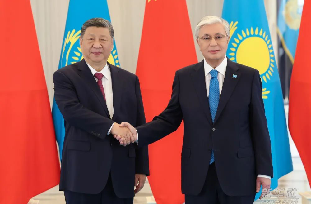 习近平同哈萨克斯坦总统托卡耶夫会谈