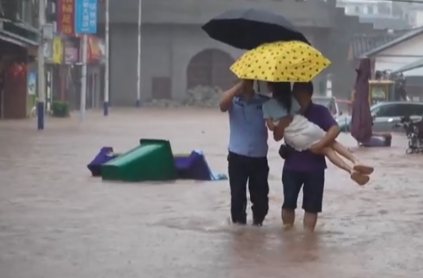 迎“汛”出击！暴雨中的坚守与担当