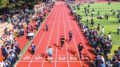 《中国教育报》头版头条：为学生的终身幸福导航——湖南省长沙市第一中学建设全面培养体系调查