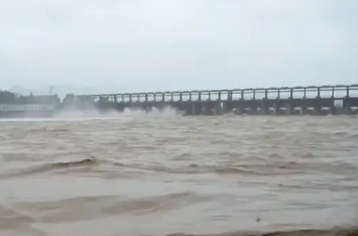 全国18条河流发生超警以上洪水