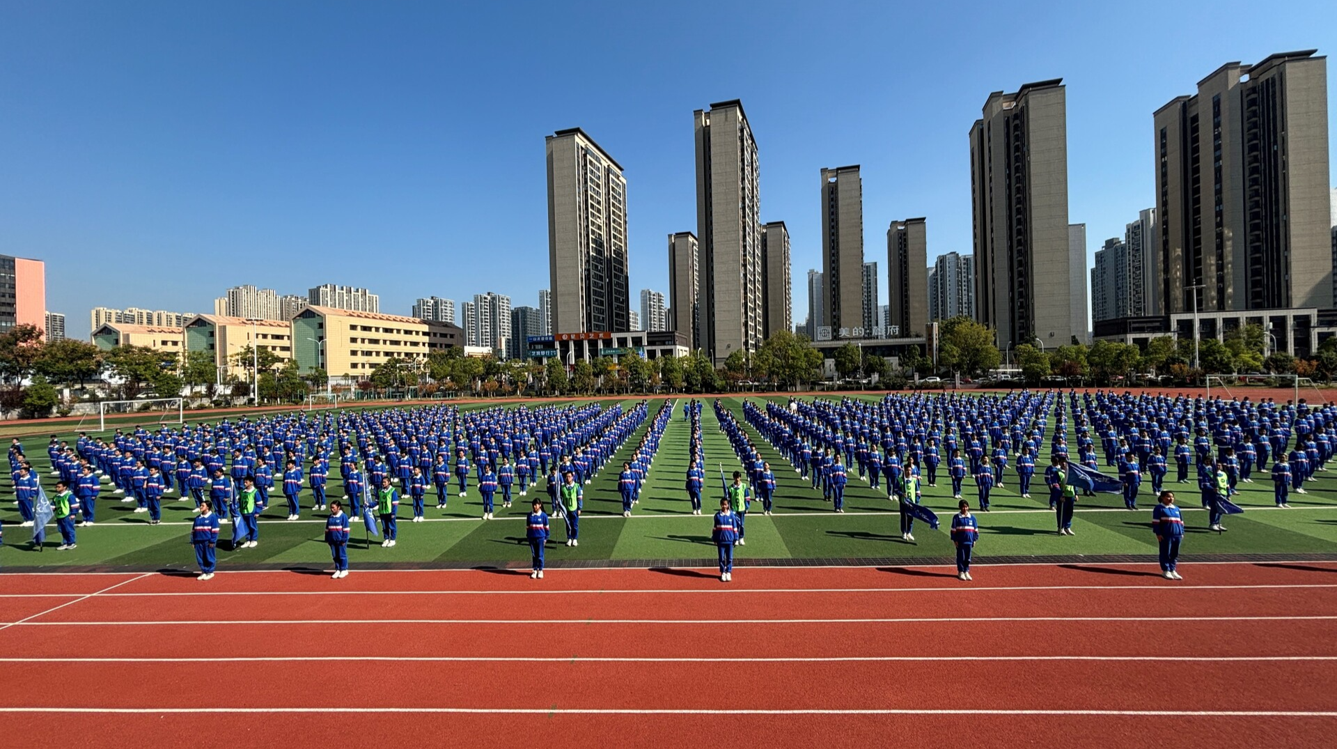 长沙高新区雅礼麓谷中学——课间跑操励意志，街舞啦啦绽风采