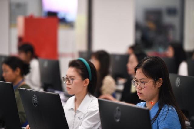 从“知识灌输”转向“素养培育”｜高考试题变了，高中教学怎样改？