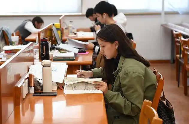越来越尊重学生兴趣意愿 高校转专业政策进一步“松绑”