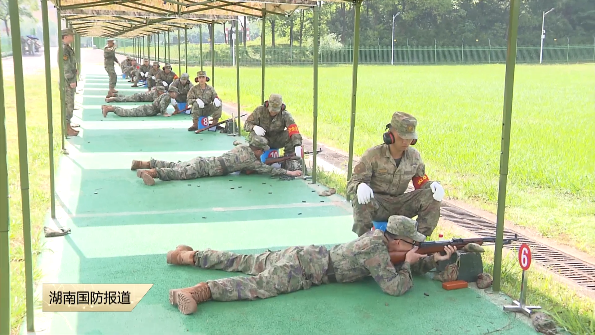 实弹射击 新任职武装部长靶场展风采