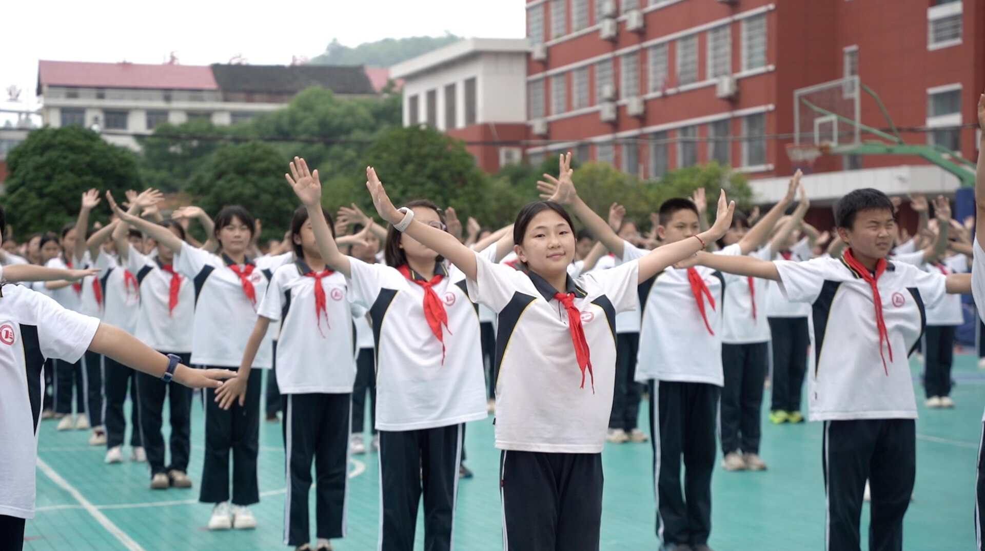 娄底市第三中学附属实验学校—无体育，不三附