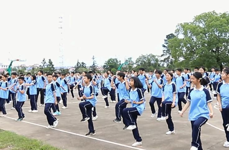 皇图岭镇市上坪中学——跃动校园炫体能，乐跑操练展风采