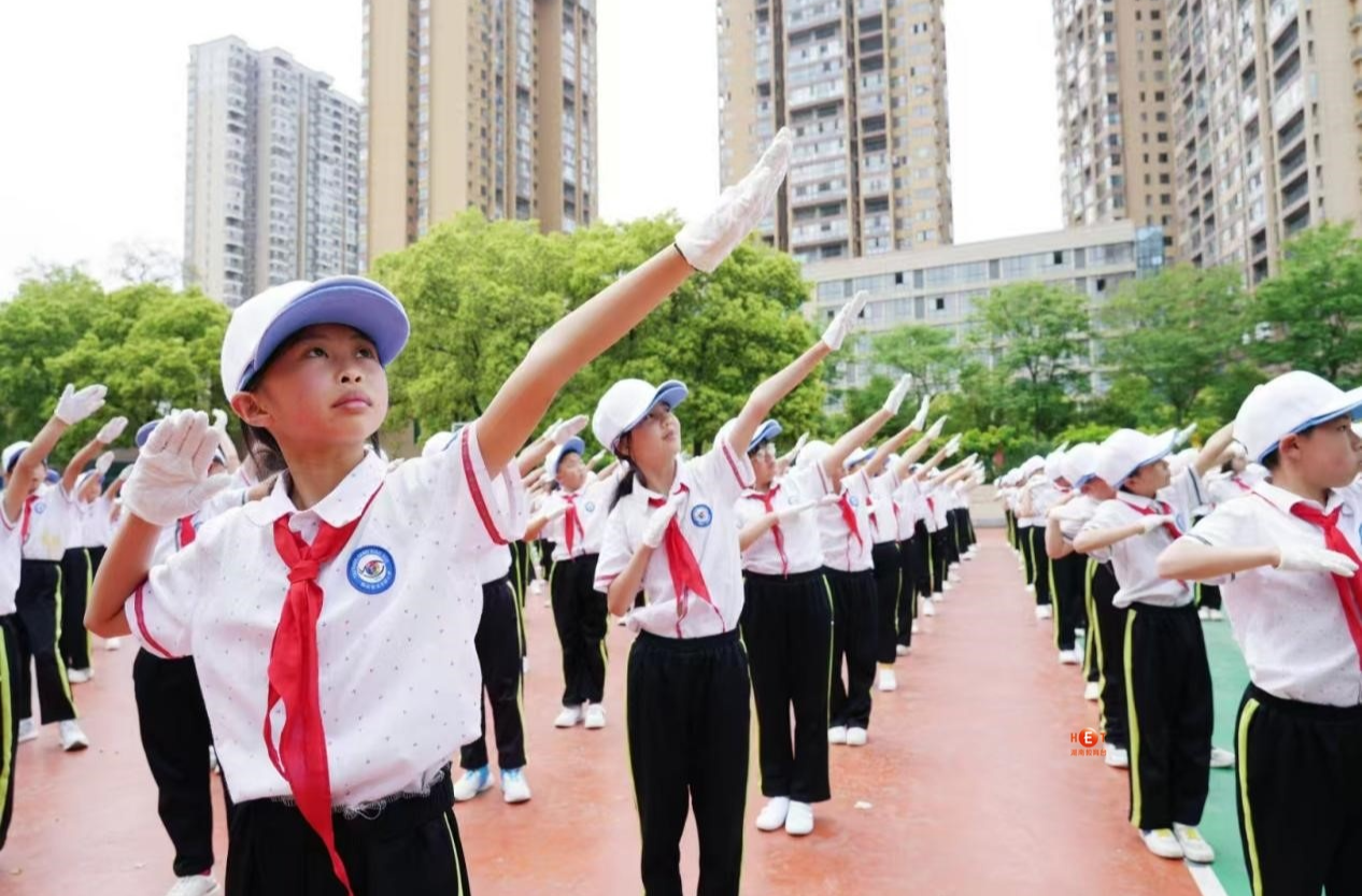 太平桥学子变身“动态校徽”    解码科创梦想‌