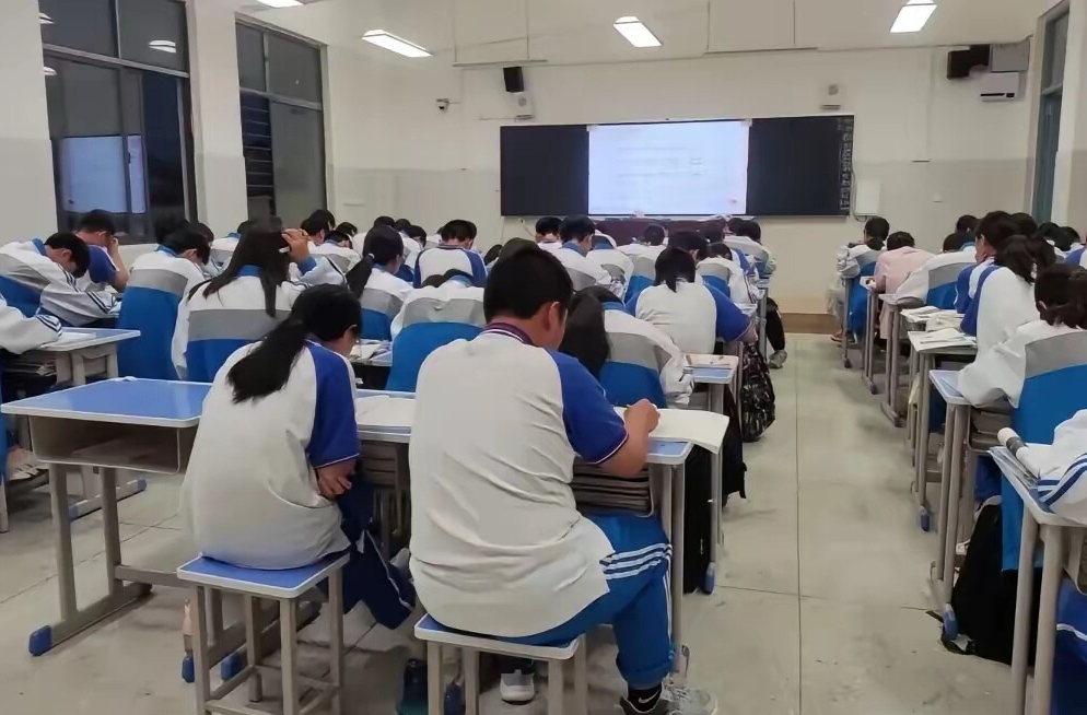2025年怀化市主城区公办普通高中及市管民办普通高中正录计划数发布