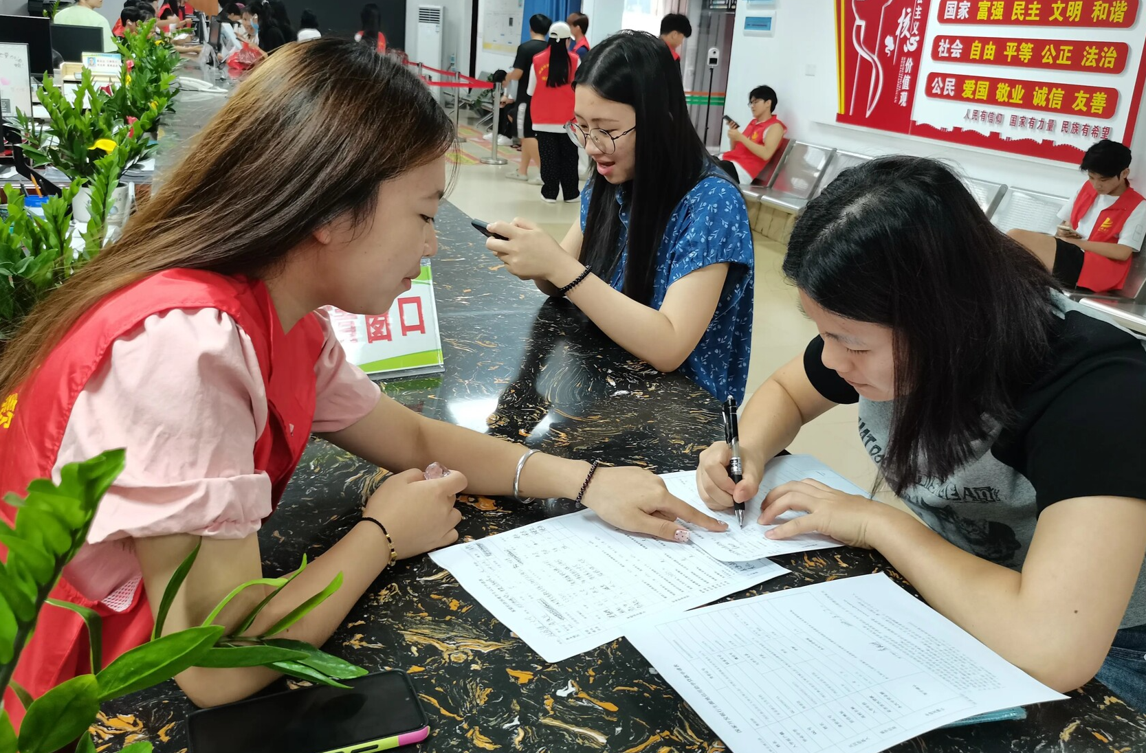 2025年怀化市家庭经济困难大学新生入学资助通告