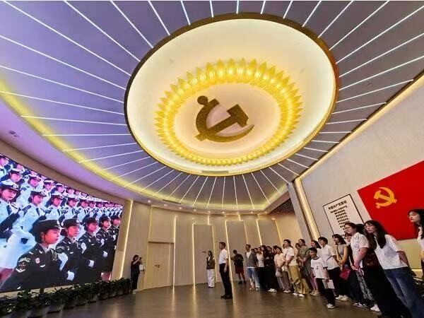 弘扬伟大建党精神 始终坚持人民至上