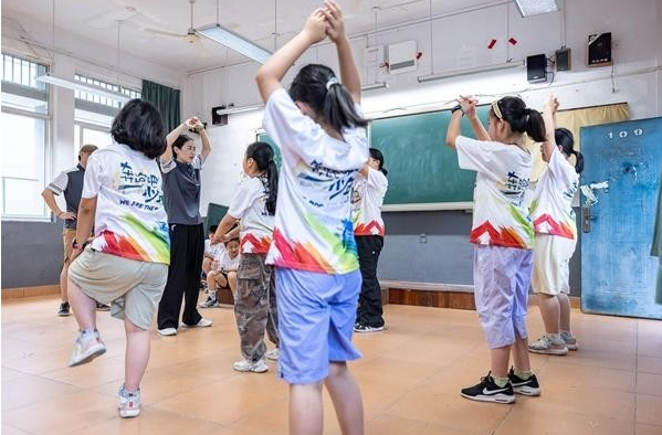 孩子暑期忙锻炼 家长眼光需长远