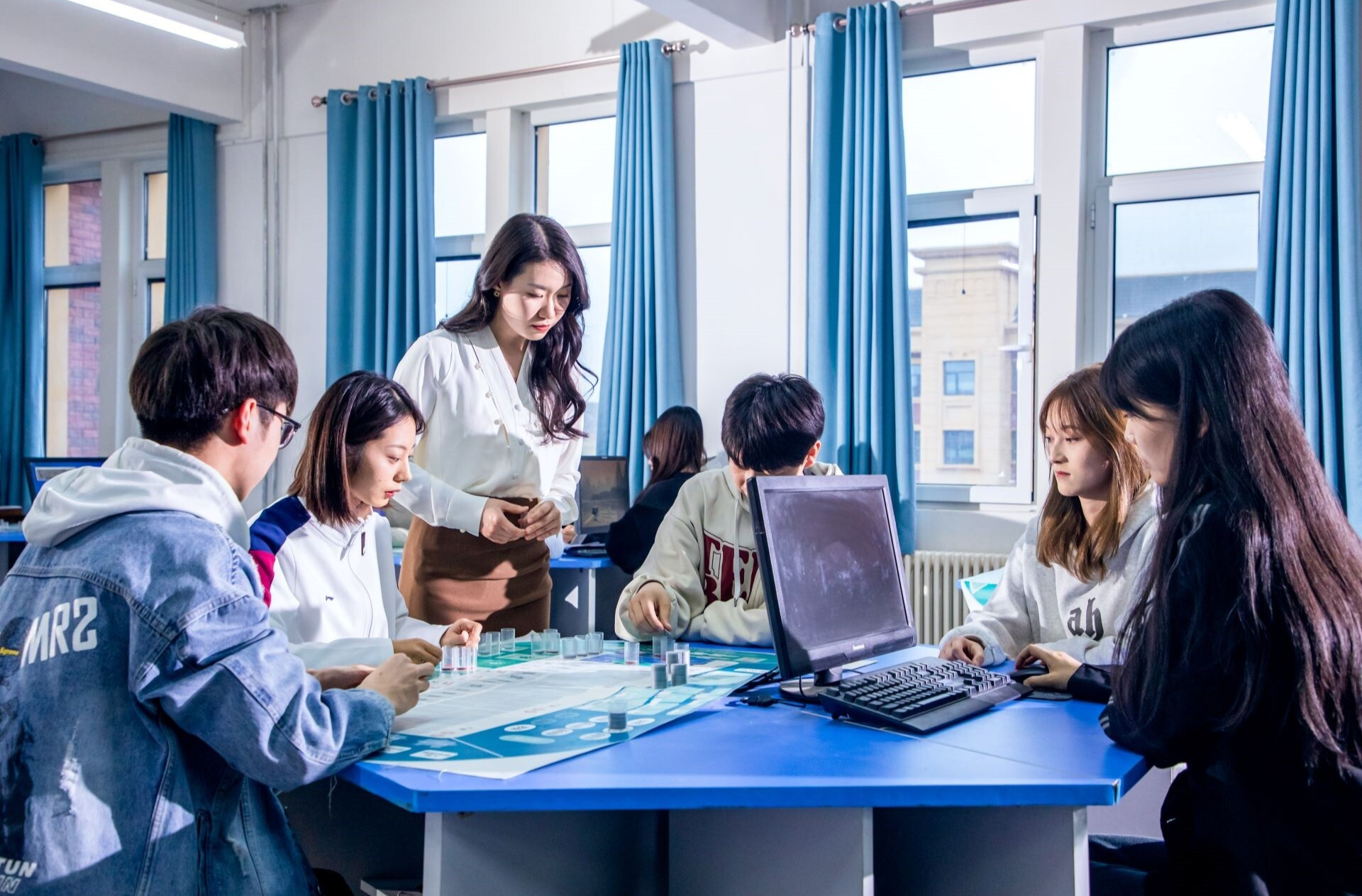 严把学业关，培育栋梁材