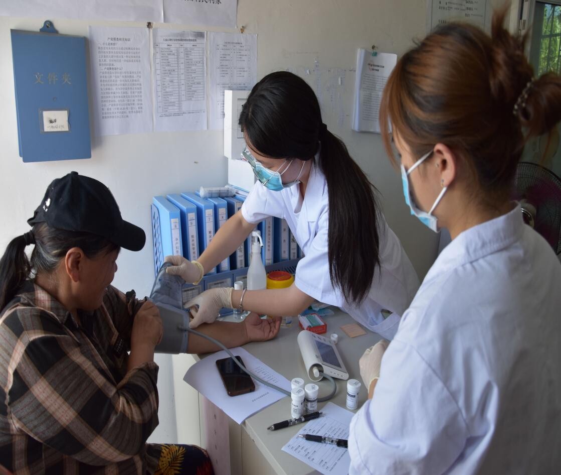善待健康，营养同行-湖医学子赴麻阳苗族自治县开展健康服务活动