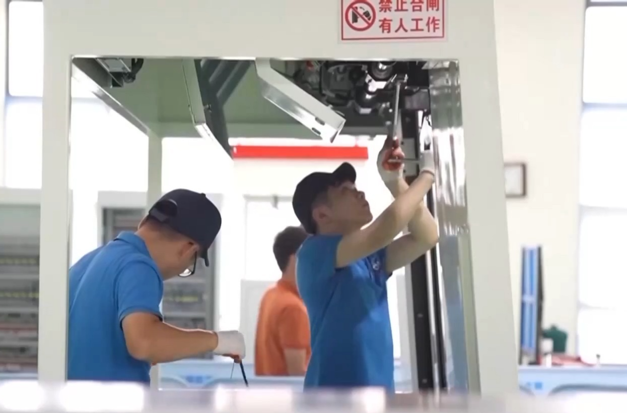 机器人操作、叉车驾驶、数据车工……国家出资帮你学新技能啦！