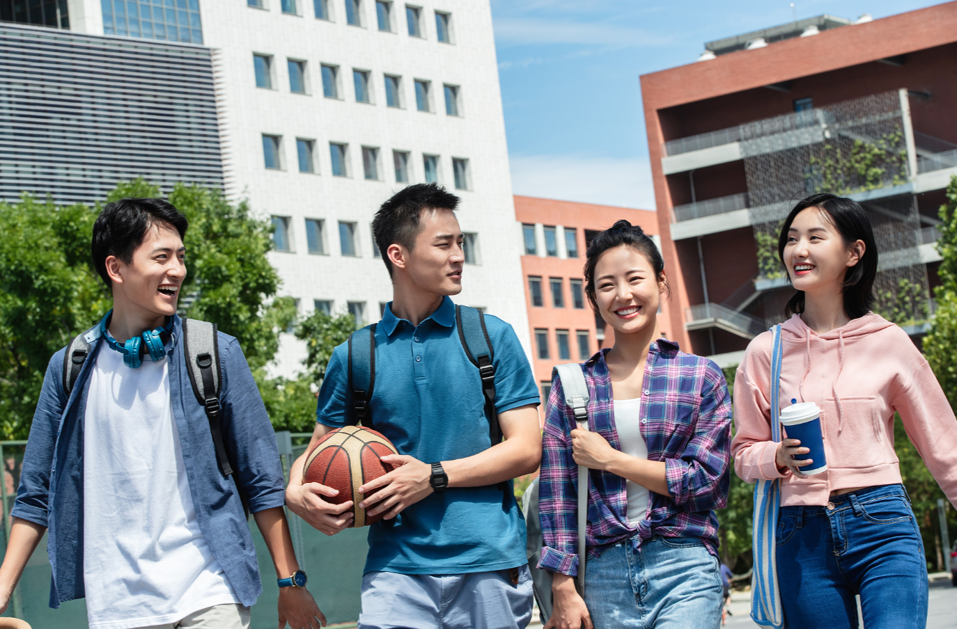 拿着这些钱，上大学