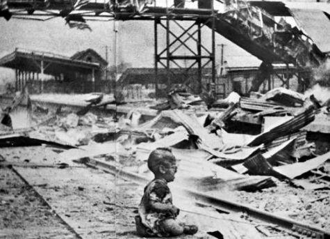 1937年，他拍下了这张震惊世界的照片，背后故事令无数人动容