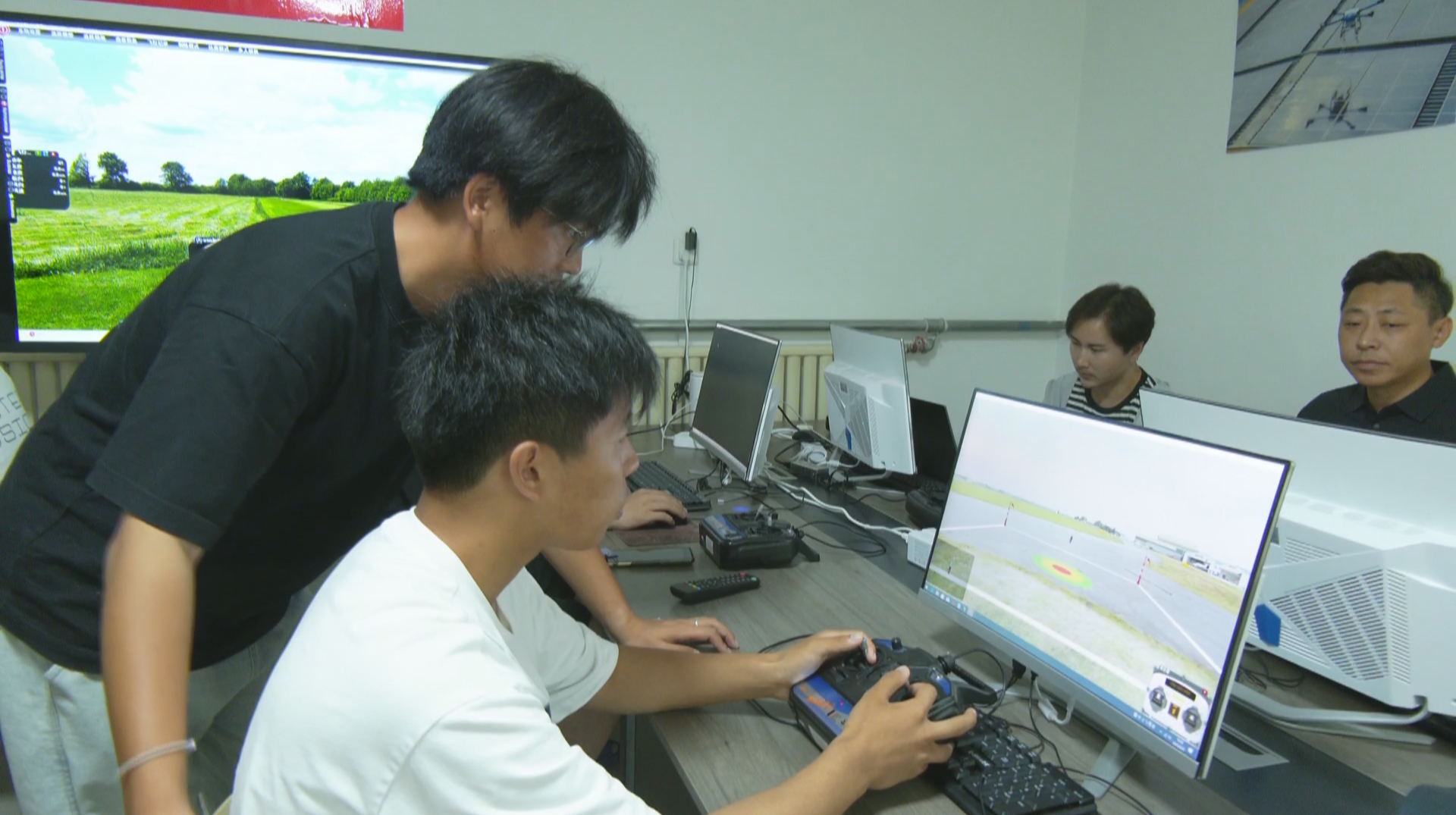 低空经济催生“飞手”考证热 暑期无人机培训为何火？