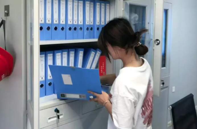 “早鸟”先飞：大学生实习赛道的提前起跑与理性导航