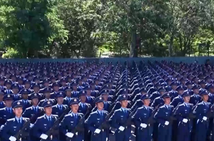 9月3日，陆、海、空军战机将以强大阵容低空飞过天安门广场