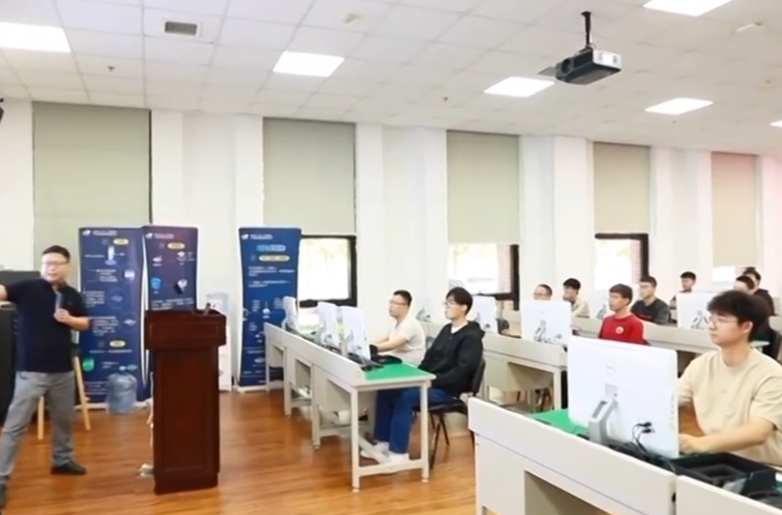热词变成课表，课表变成产业 高等教育学生所学更符合社会所需