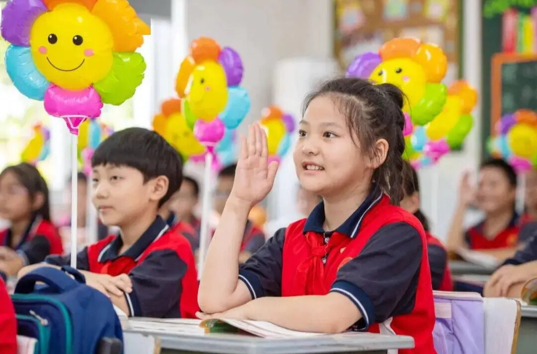 全国中小学幼儿园陆续开学 多项教育惠民新举措开始实施
