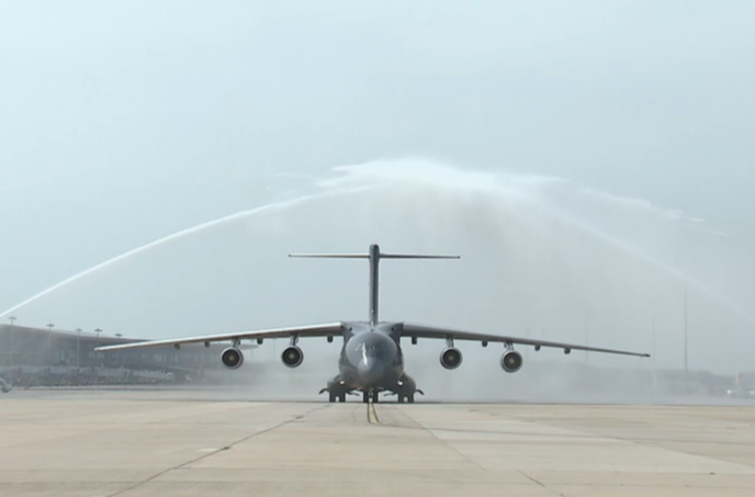 过水门！最高礼遇接英雄回家！