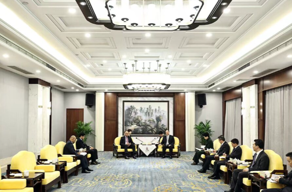 毛伟明会见巴基斯坦客人