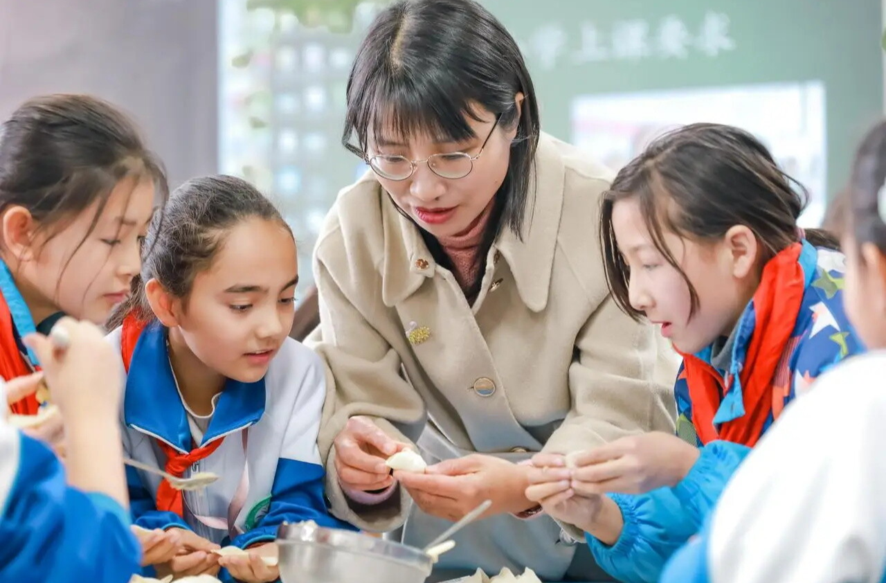 湖南计划选派1190名教师，教育部、财政部部署2025年“三区”人才支持计划教师专项计划