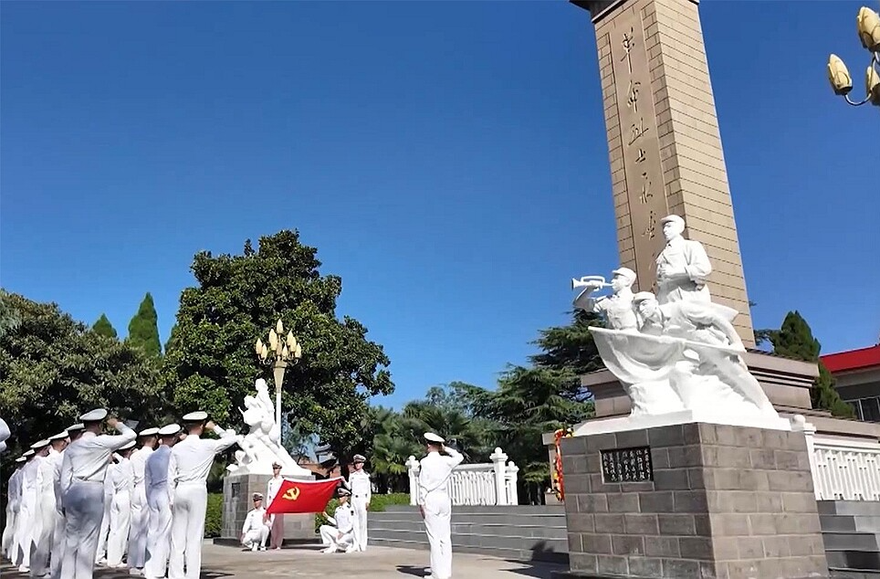 纪念，为了更有力地前行