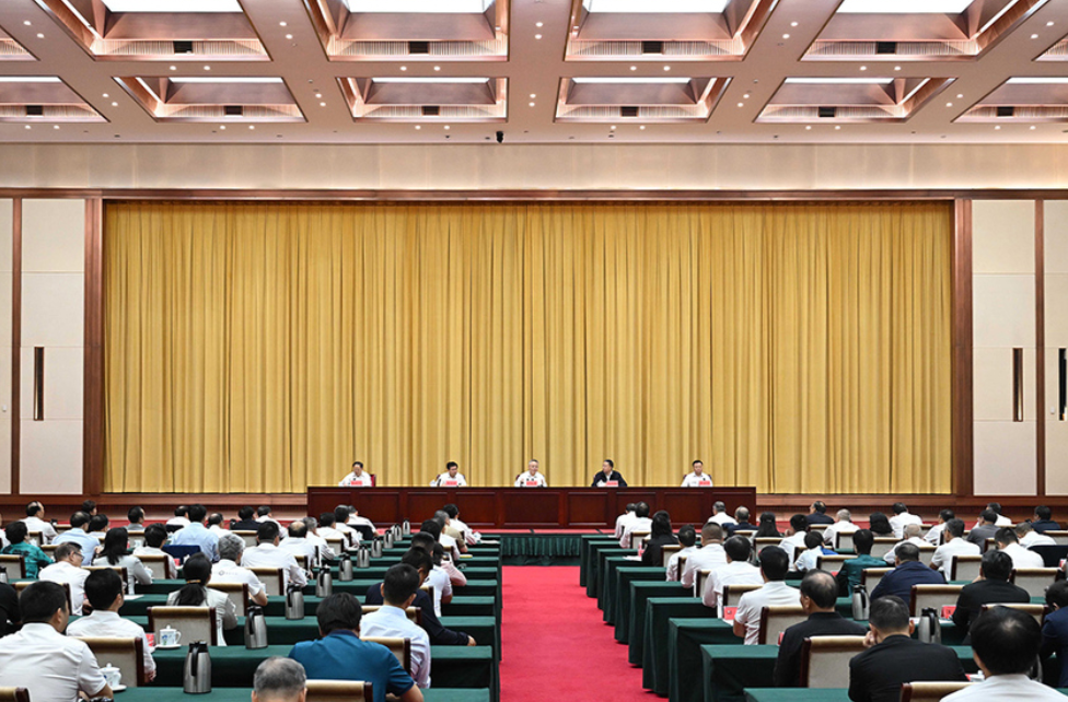 沈晓明主持召开省“十五五”规划形势报告会