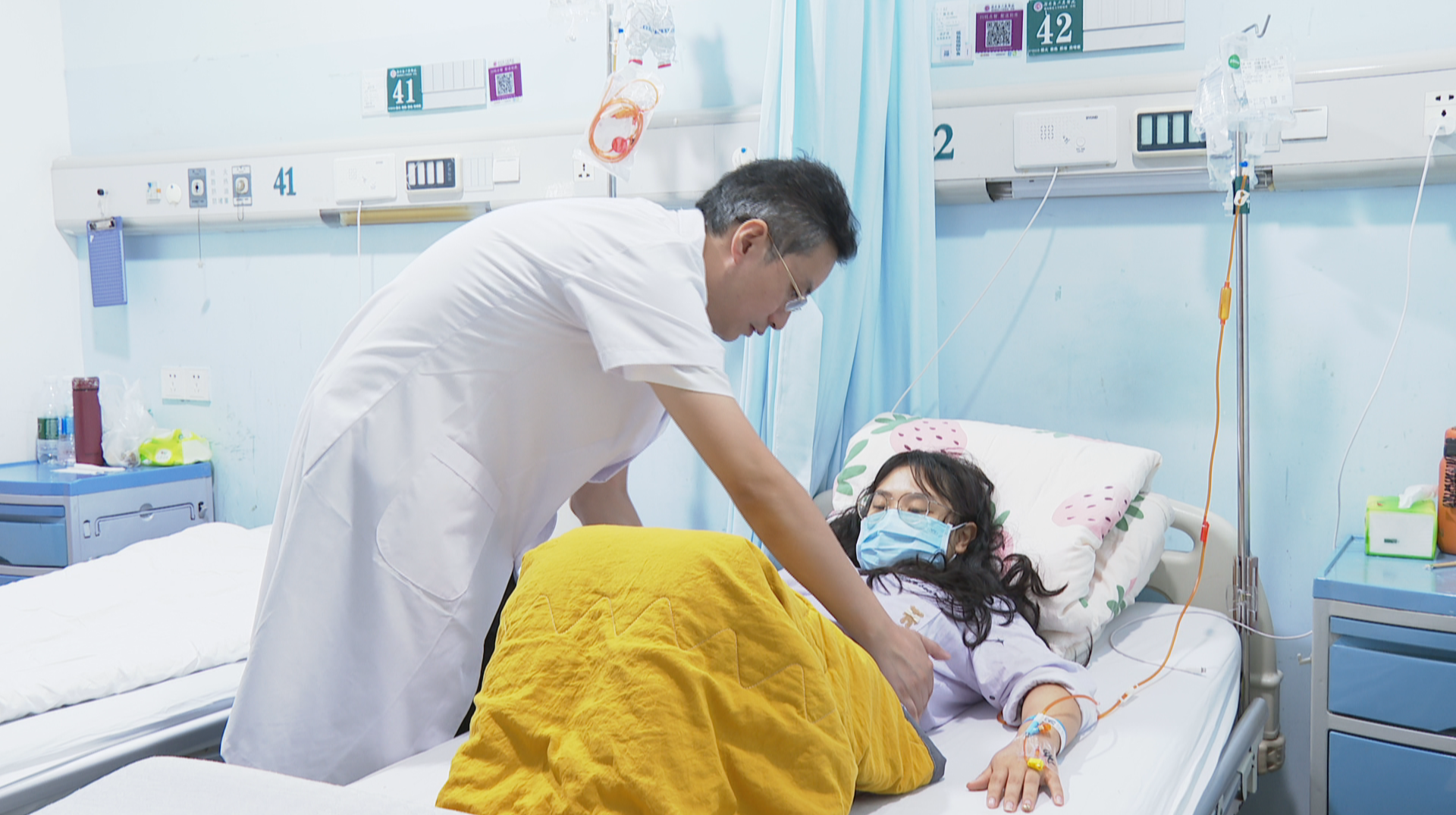 假期暴饮暴食 长沙24岁女子突发急性胆囊炎