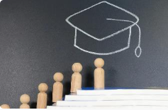 手握本科学历,这些年轻人为何选择“反向深造”?