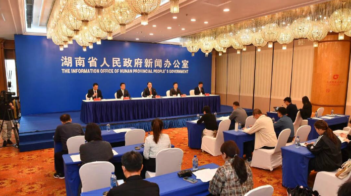 五年来，湖南建成101所芙蓉学校、100所“徐特立项目”学校