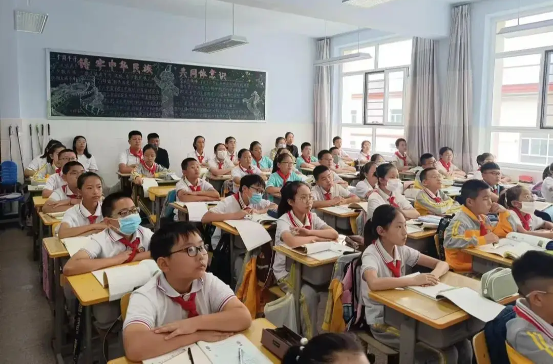 揭掉“差班”“差生”标签,强化个性化教育