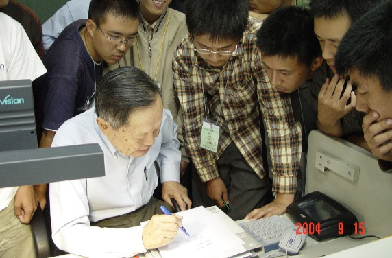 一生心怀家国 杨振宁：我的身体里循环着中华文化的血液