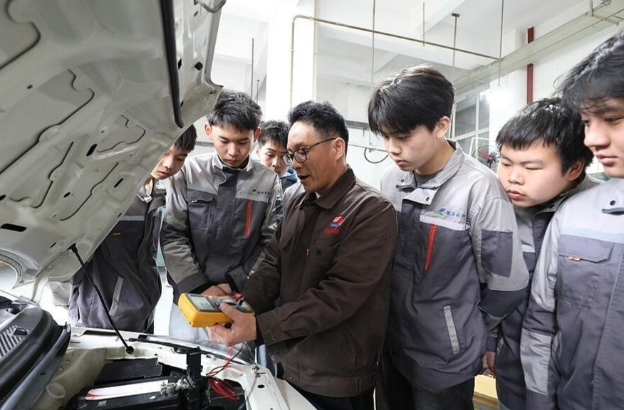 “工匠之师”如何锻造？