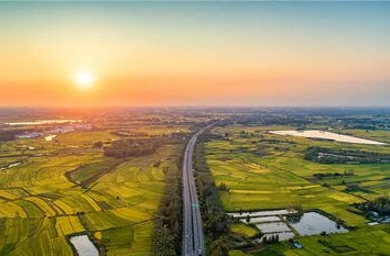 向着中国式现代化的光明前景迈进——从“十四五”看中国信心