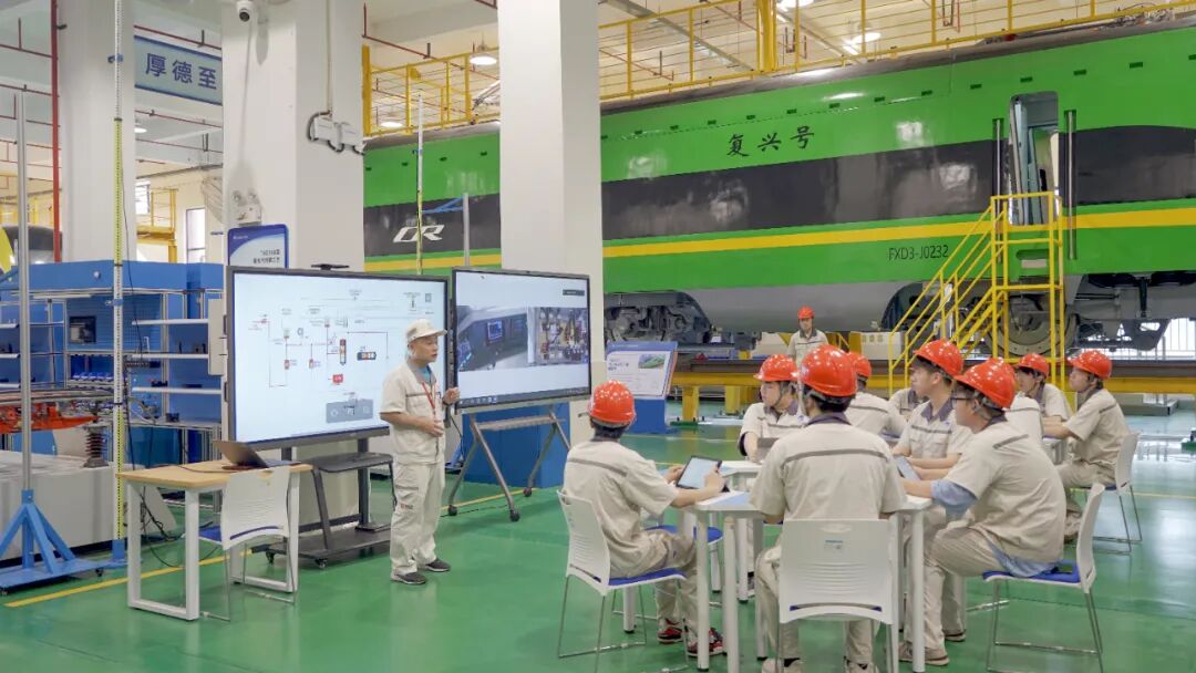 围绕6大重点领域，教育部推进实施“高技能人才集群培养计划”