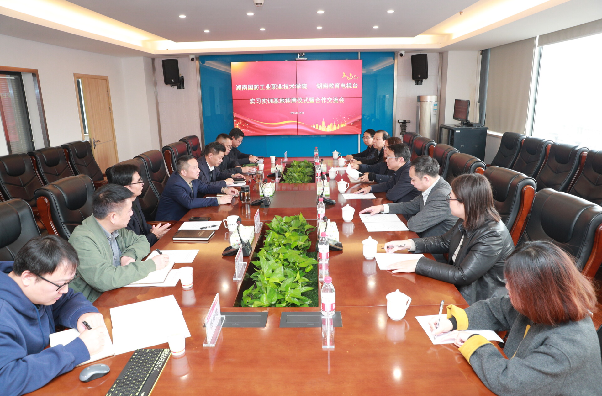 “三色育人”邂逅“融媒云”  校台合作共育复合人才