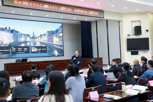 高山调研委厅直属有关单位时强调： 以改革创新、奋发作为开创教育高质量发展新局面